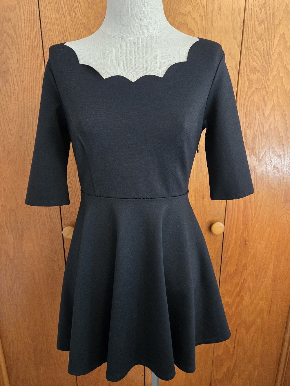 LULUS Tip The Scallops Black Scalloped Skater Dress. Size Large.
